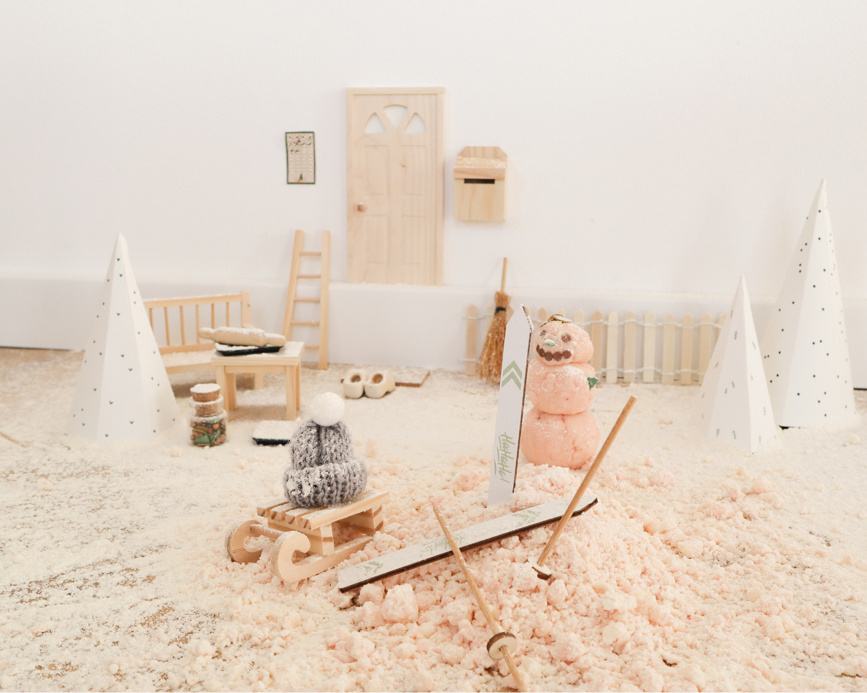 Kinderzimmer, Playmobil, Schnee-Spielzeug, Skisport, Holzspielzeug