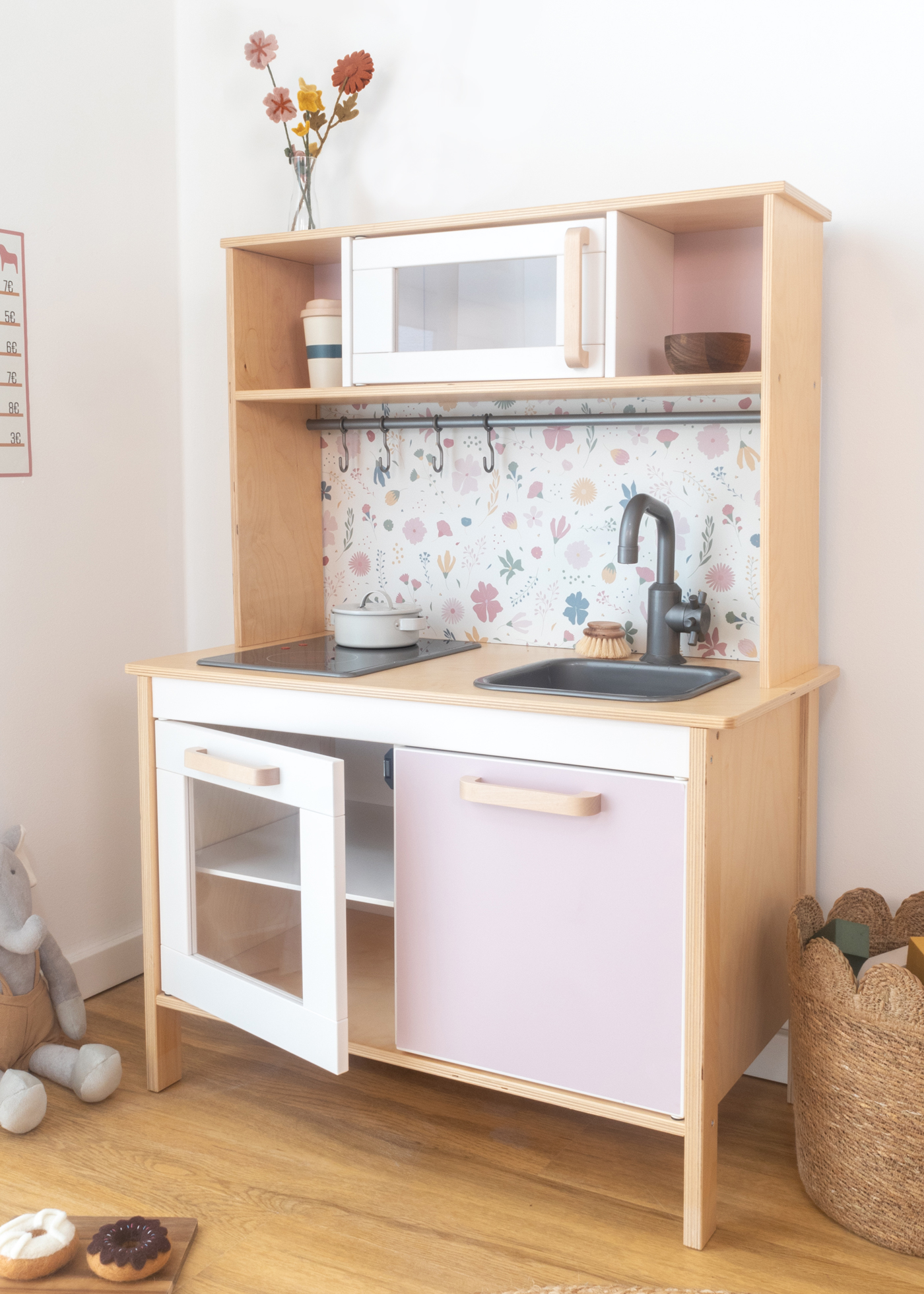 Wiederablösbare Folie zur Dekoration von IKEA Duktig Küchen. Rosa Selbstklebende Folie für IKEA Duktig Kinderküche Rosa