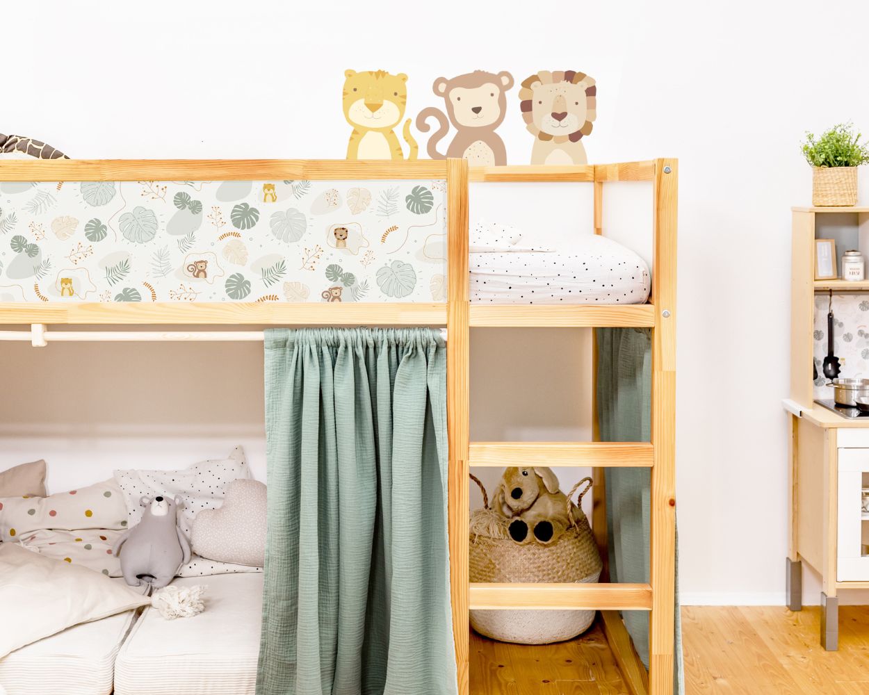 Kinderzimmer Safari und Dschungel IKEA KURA Kinderbett Kinderzimmer Safari und Dschungel IKEA KURA Kinderbett