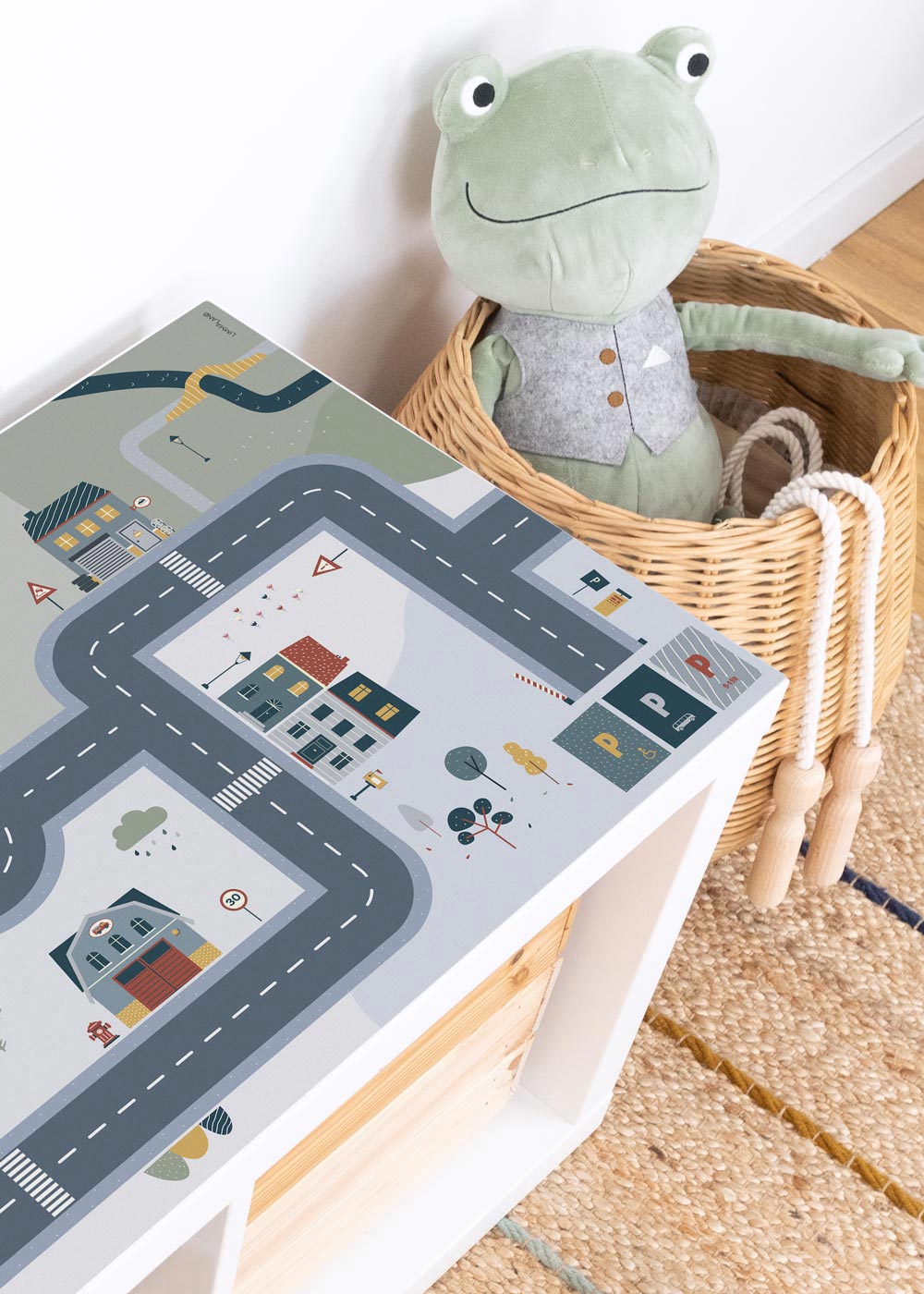 Ikea Kallax mit Klebefolie mit Spielstraße Motiv von Limmaland verschönern Ikea Kallax mit Klebefolie mit Spielstraße Motiv von Limmaland verschönern