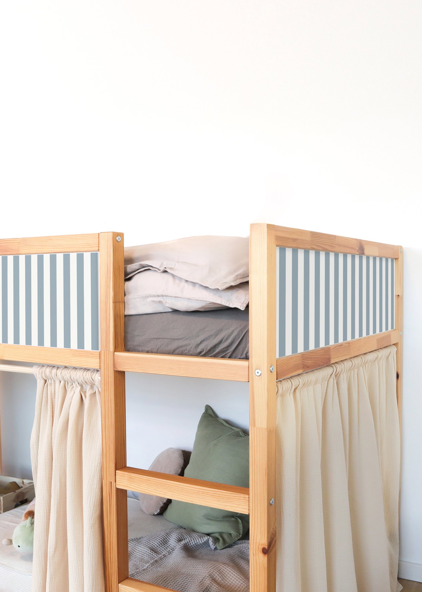 Film adhésif pour lit IKEA KURA - set de 2 pièces  Film adhésif pour lit IKEA KURA - set de 2 pièces