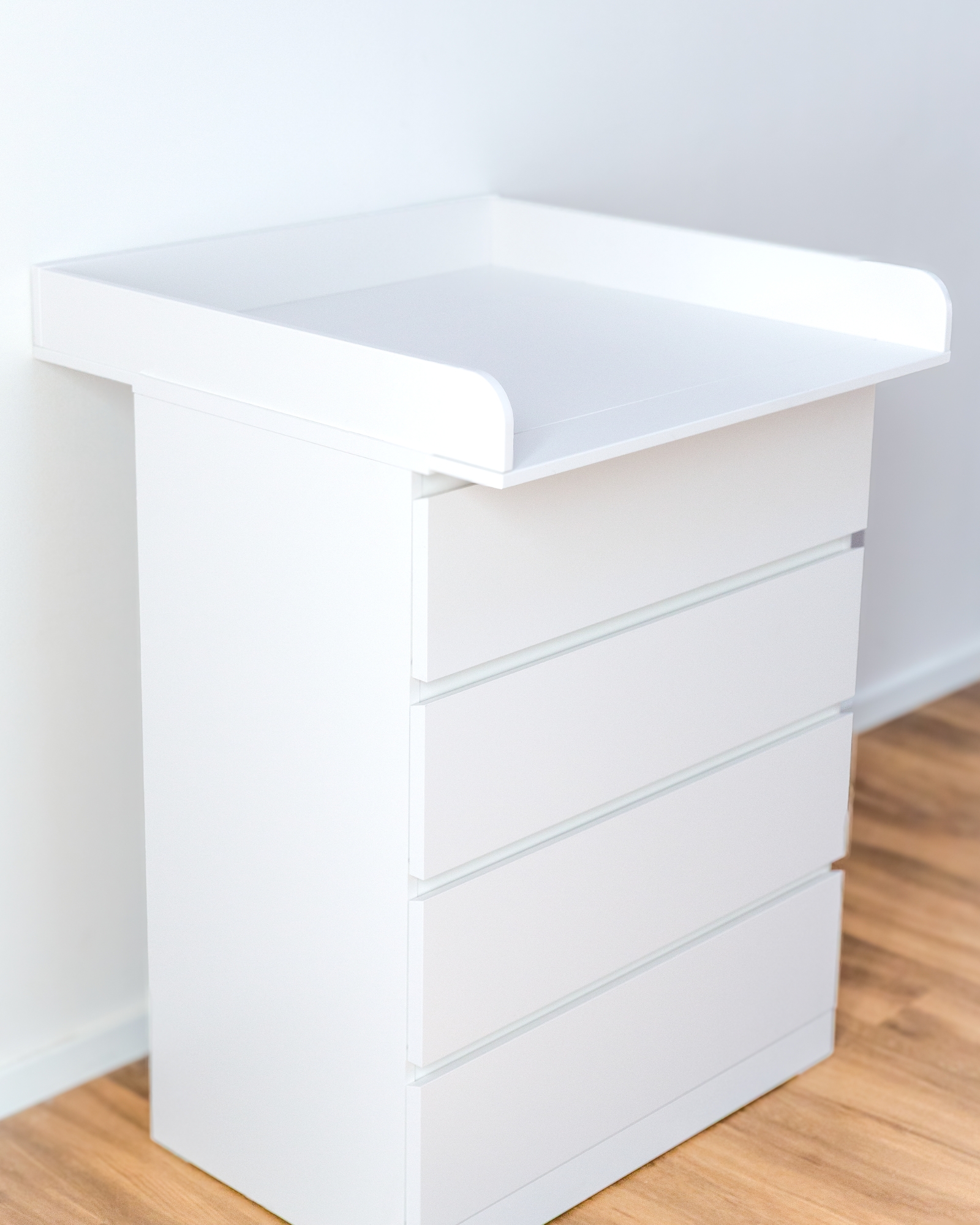 Kommodesk, Kommode, weiße Kommode, Schubladen, Kaffeedock