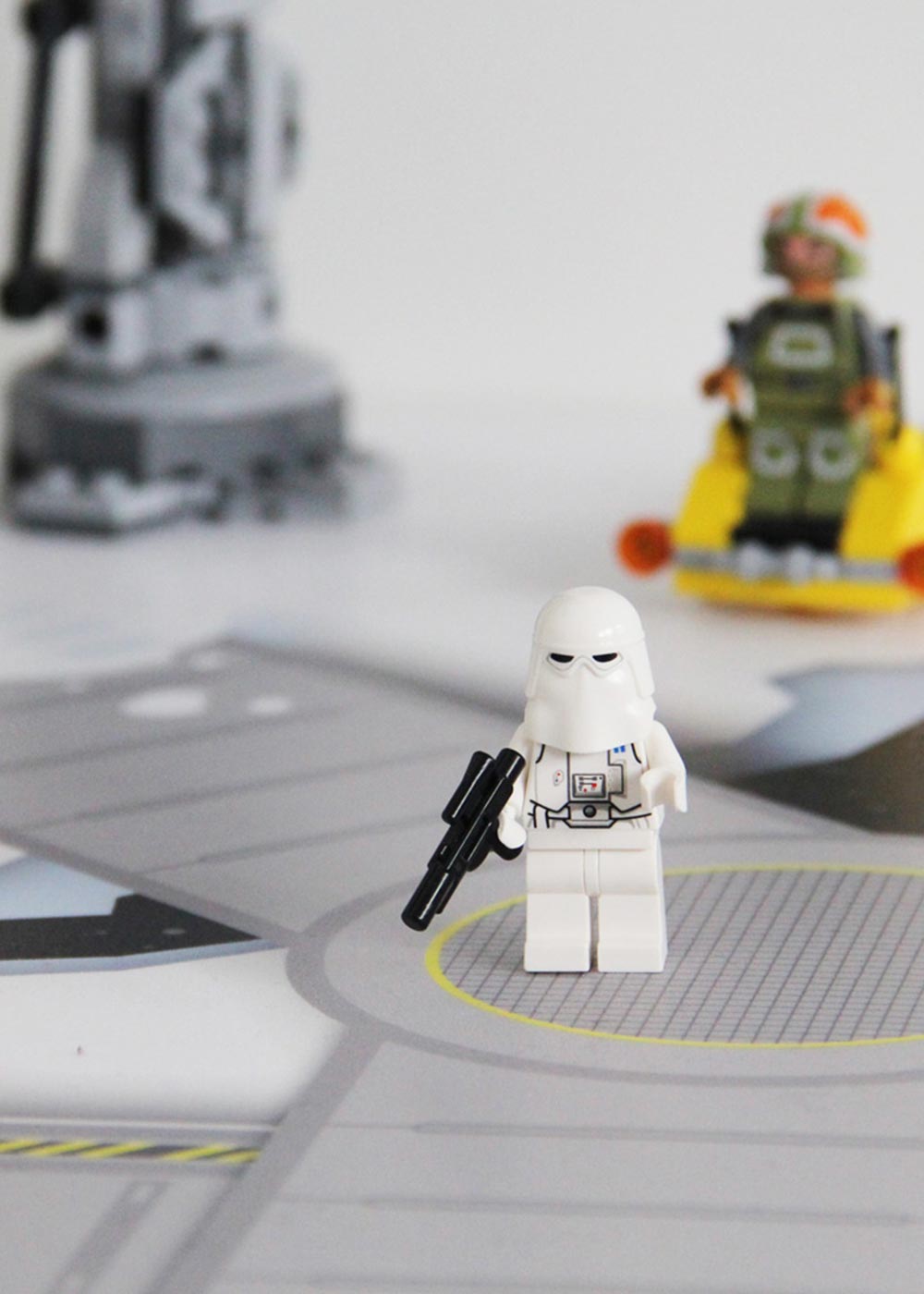 Ikea Lätt Kindertisch Weltraum Teilansicht Stormtrooper