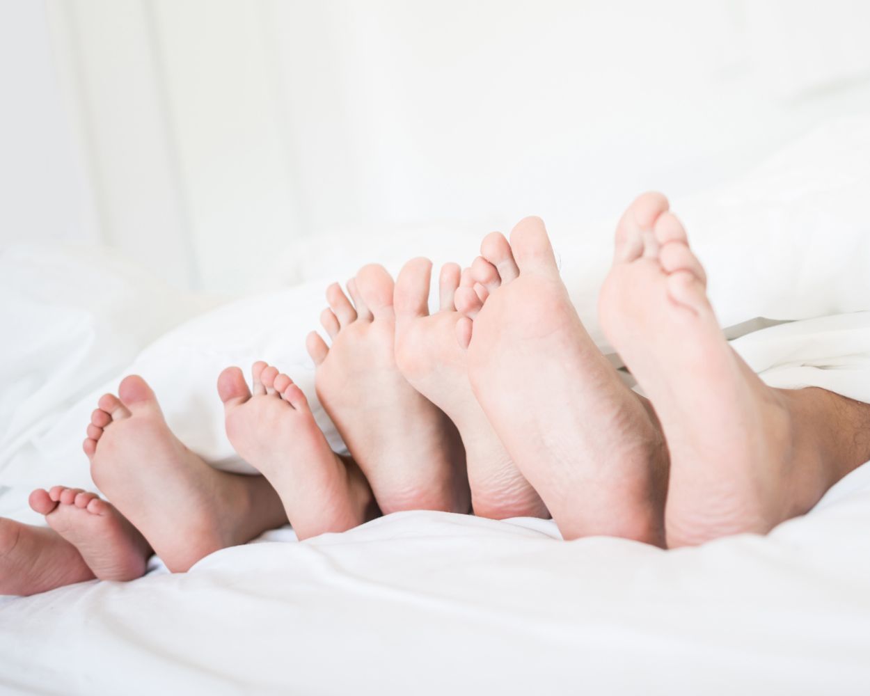 Lit familial – Avantages, conseils et co-sleeping expliqué