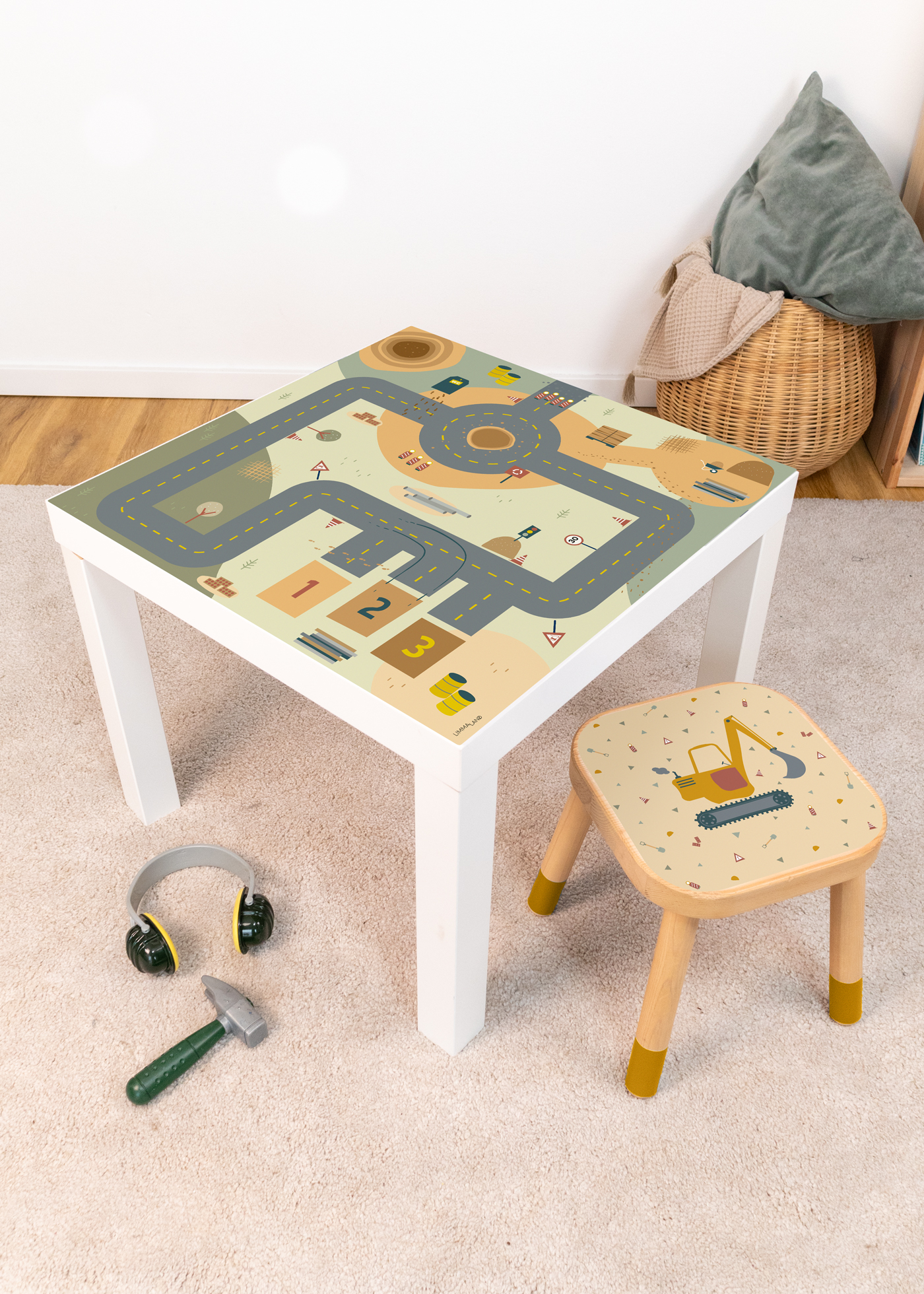 Baustellenmotiv für IKEA Spieltisch bekleben