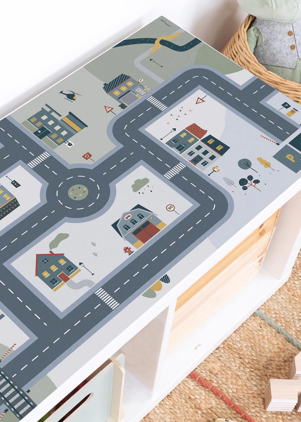 Ikea Kallax mit Klebefolie mit Spielstraße Motiv von Limmaland verschönern