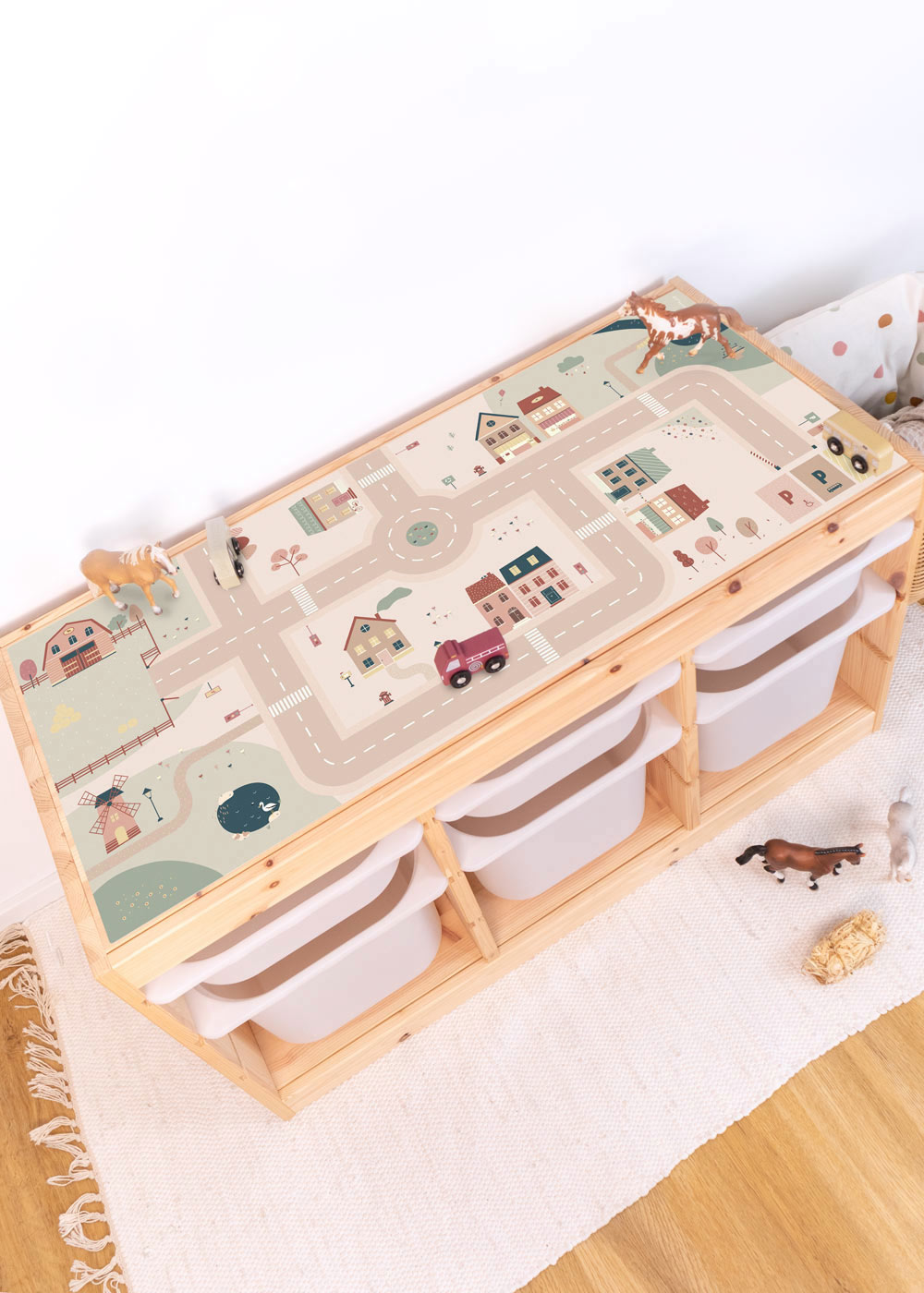 Ikea Trofast Regal mit Klebefolie mit Spielstraße Motiv von Limmaland verschönern