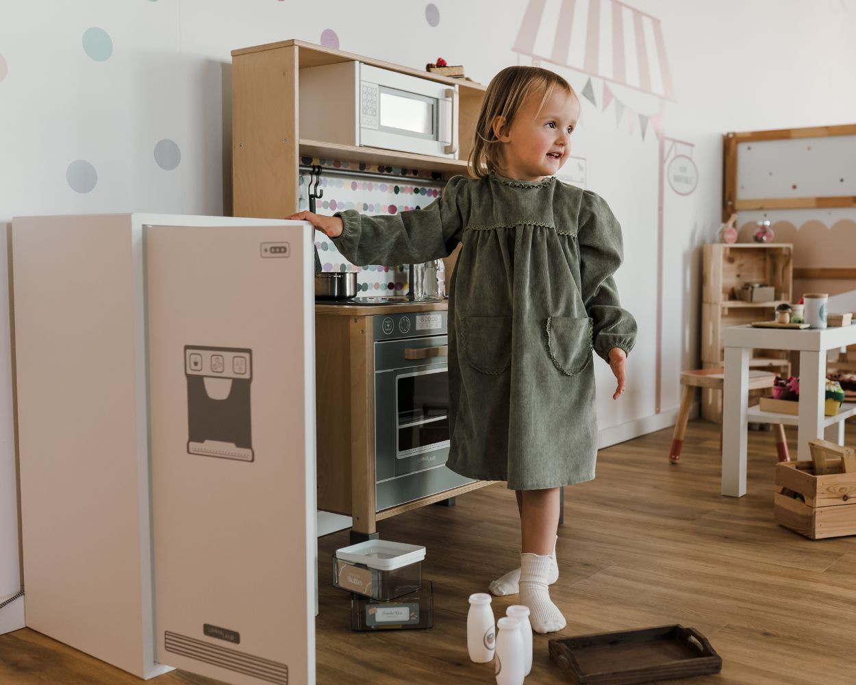 Kinderküche mit Kühlschrank