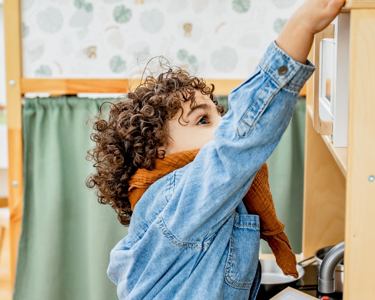 Ikea Kura Kinderhochbett mit passender Klebefolie von Limmaland