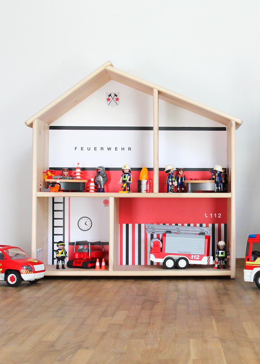 Ikea Flisat Puppenhaus Tapete Feuerwehr Frontansicht
