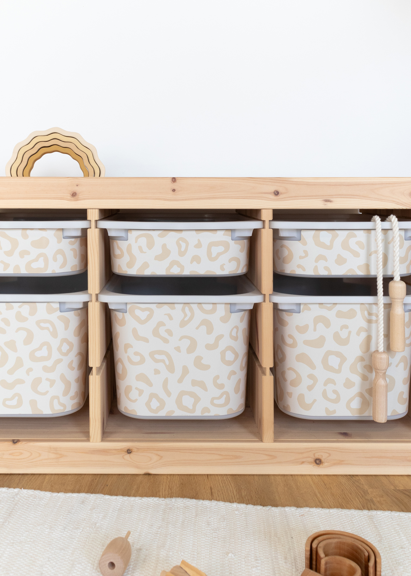 Leopardenmuster für IKEA TROFAST Regal Leopardenmuster für IKEA TROFAST Regal einsetzen