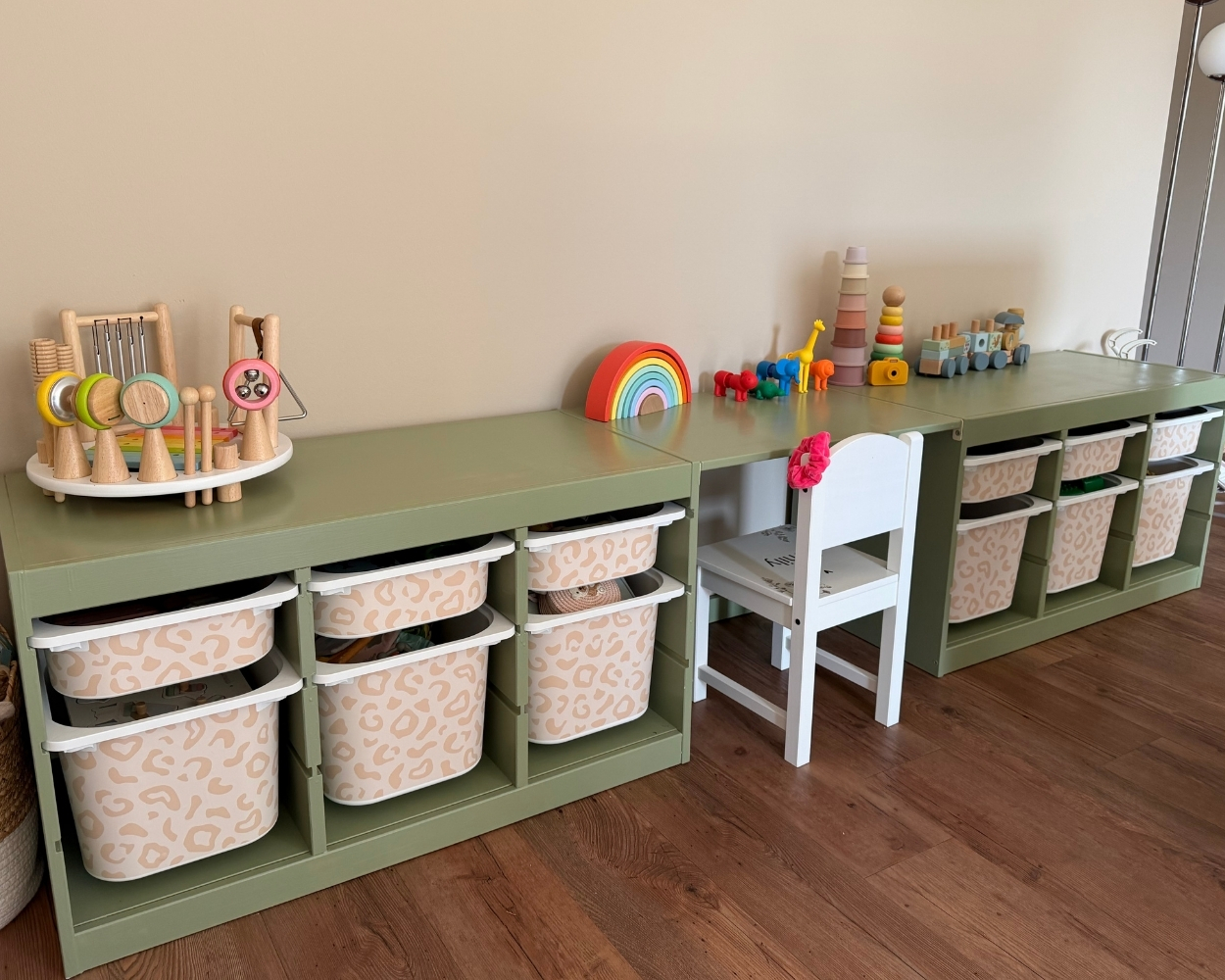 Kleiderschrank?, Holzmöbel, Spielzeugaufbewahrung, Kinderzimmer, Spielzeugregal