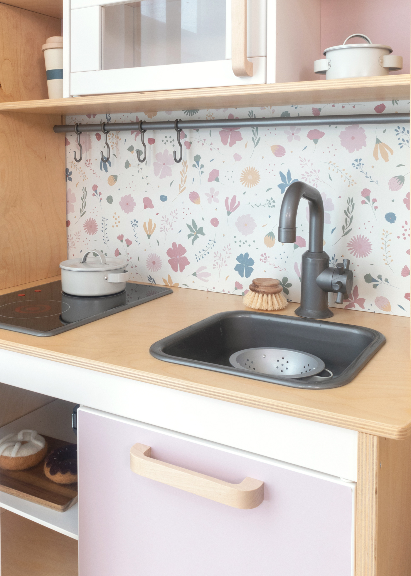 Schöne Folie für IKEA Duktig Küchenfronten Rosa Dekorative und hochwertige Folie, perfekt für ein modernes Küchendesign.