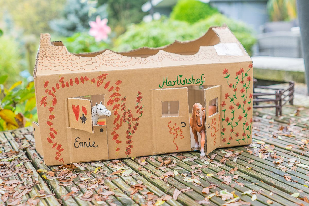 Pferdestall aus Karton basteln Pferdestall aus Karton basteln