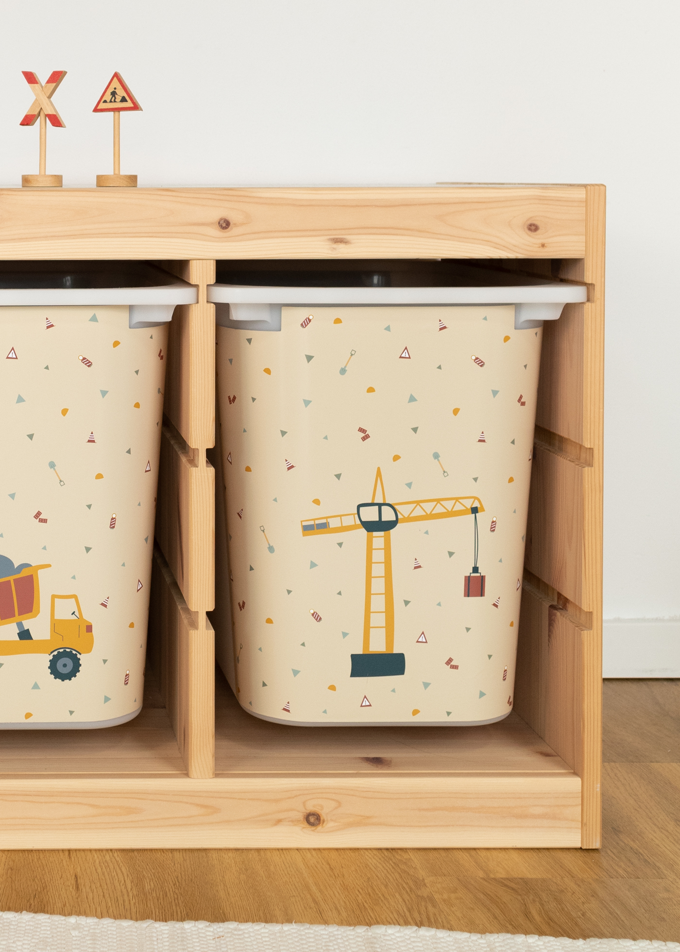 TROFAST Regal mit Kran-Aufbewahrungsbox Praktisches IKEA TROFAST Regal mit Kran-Aufbewahrungsbox.