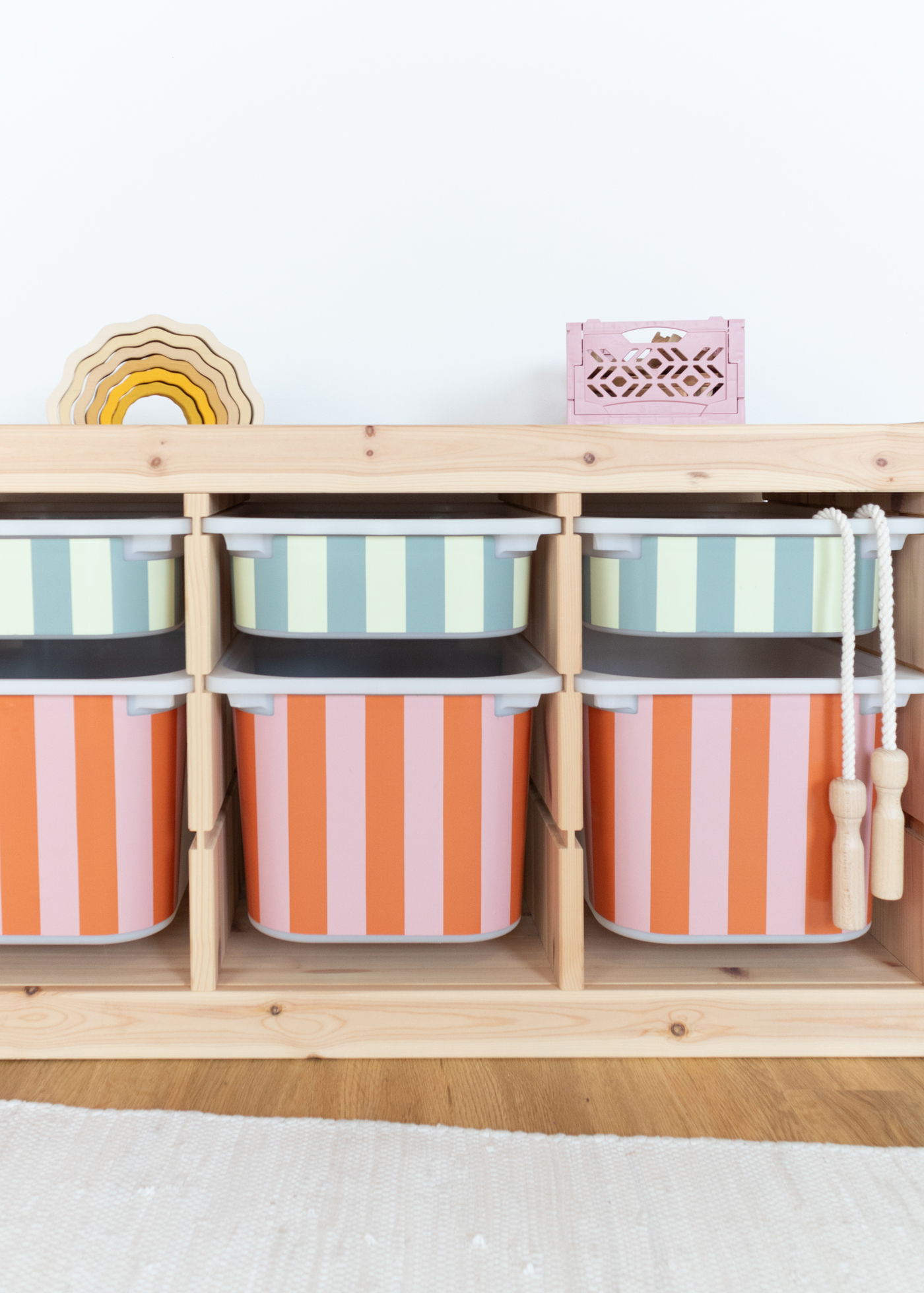 Sommerliche Motive für das IKEA TROFAST Klebefolie mit Streifenmuster in Rot für IKEA TROFAST Box