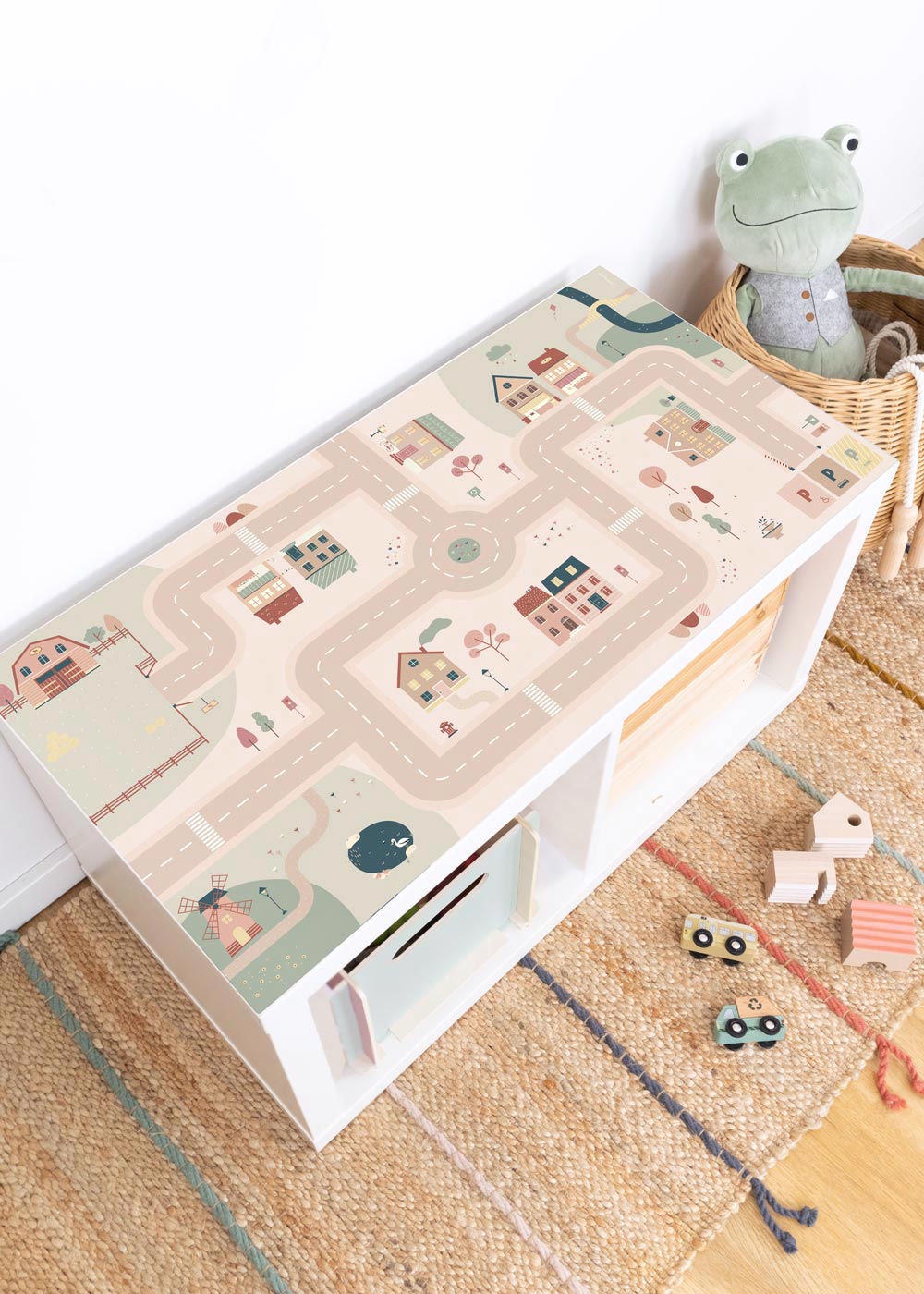 Ikea Kallax Regal mit Klebefolie Spielstraße Ikea Kallax Regal mit Klebefolie Spielstraße