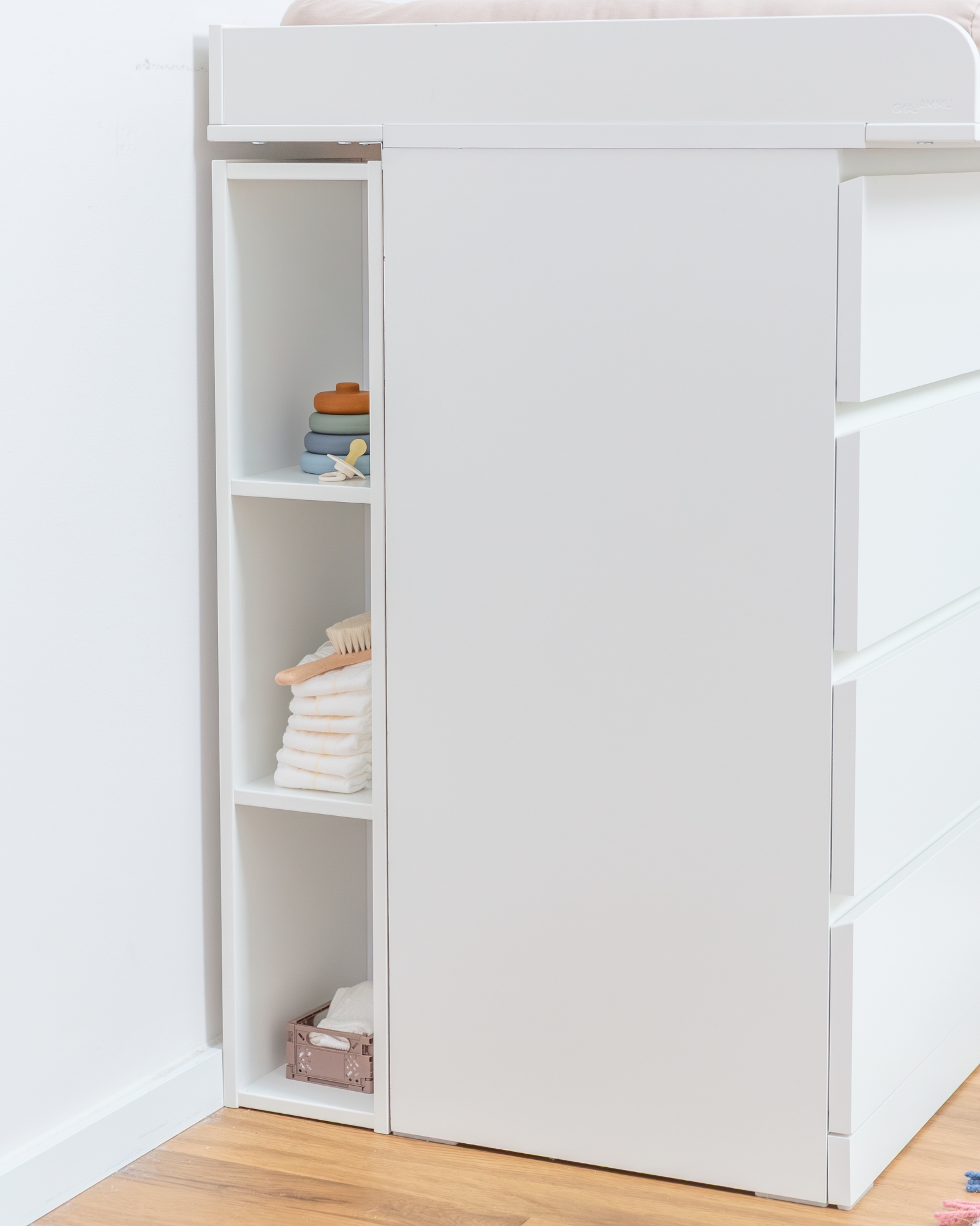 Étagère pour la commode à langer IKEA MALM, en blanc