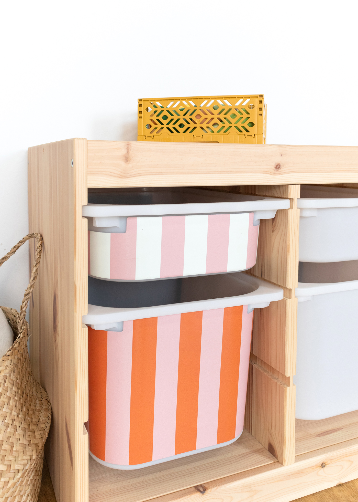 Muster gestreift für das Kinderzimmer Klebefolie mit roten Streifenmuster für IKEA TROFAST Boxen